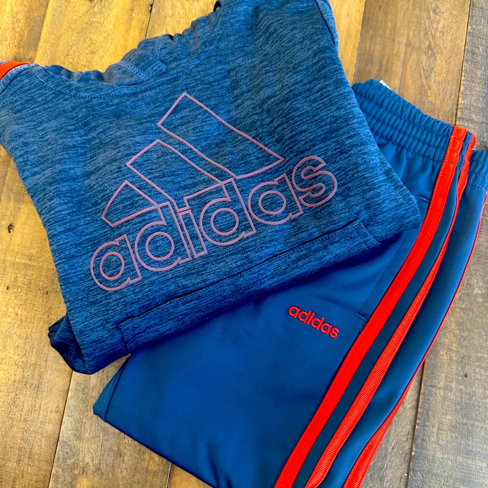 Boys size 4 tracksuit